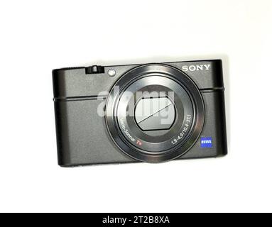 Fotocamera digitale compatta Sony Cyber-shot RX100. Foto Stock