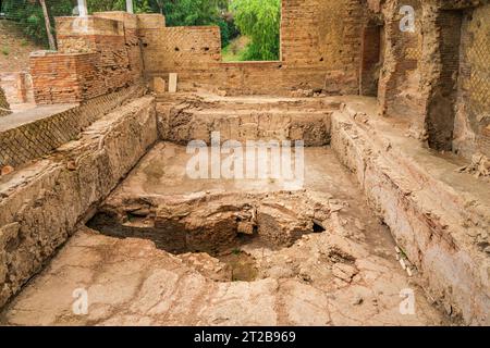 POMPEI, ITALIA - 20 SETTEMBRE 2023: Rovine di Pompei, antica città sepolta dall'eruzione del Vesuvio del 79 d.C. Foto Stock