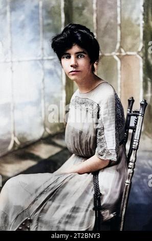 Alice Paul (1885-1977), Quacchero americano, suffragista, femminista e attivista per i diritti delle donne, Seated Portrait, Washington, D.C., USA, C.A. Edmonston, 1915 Foto Stock