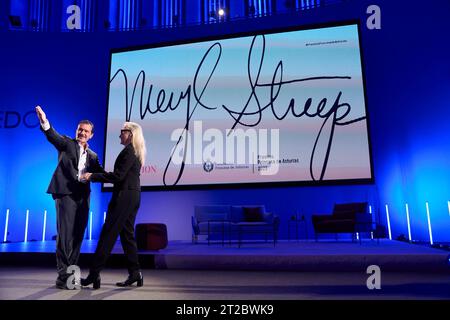 18 ottobre 2023, Madrid, Madrid, Spagna: Antonio Banderas, Meryl Streep partecipa alla conferenza "sin Guion" durante i Princesa de Asturias Awards 2023 al Palacio de Congresos il 18 ottobre 2023 a Oviedo, Spagna (Credit Image: © Jack Abuin/ZUMA Press Wire) SOLO PER USO EDITORIALE! Non per USO commerciale! Foto Stock