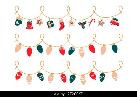 Set di luci natalizie. Ghirlande con lampadine colorate. Decorazione a corda natalizia con giocattoli appesi: Vischio, campana, auto, guanto, calzino, confezione regalo Illustrazione Vettoriale