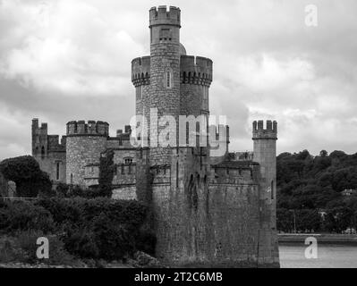 Antica torre del castello celtico, castello di Blackrock in Irlanda. Fortezza dell'Osservatorio di Blackrock Foto Stock