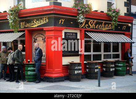 Dublino, Irlanda. 29 settembre 2023. 20230929: Vista esterna del pub J. SheehanÃs a Dublino, Irlanda. (Immagine di credito: © Chuck Myers/ZUMA Press Wire) SOLO USO EDITORIALE! Non per USO commerciale! Foto Stock