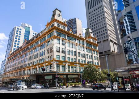 Edificio dei tribunali del Downing Centre nel centro di Sydney per le questioni locali e distrettuali del governo statale, New South Wales, Australia Foto Stock