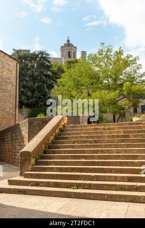 Girona città medievale, dintorni di Monestir de Sant Pere de Galligants, Costa Brava di Catalogna nel Mediterraneo. Spagna Foto Stock