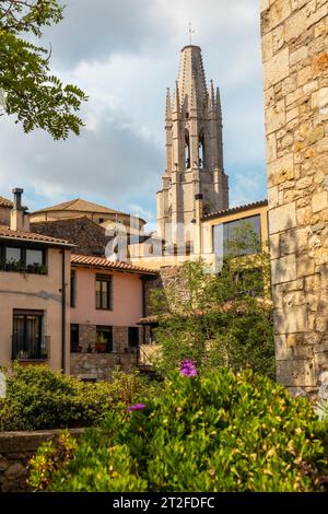 Girona città medievale, dintorni di Monestir de Sant Pere de Galligants, Costa Brava di Catalogna nel Mediterraneo. Spagna Foto Stock