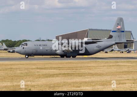 Kentucky Air National Guard C-130J-30 Super Hercules in arrivo alla base aerea di Hohn, Germania. Foto Stock