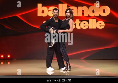 Photocall Dancing with the Stars Angelo Madonia , Paola Perego durante il photocall della trasmissione Dancing with the Stars presso l'Auditorium Rai del foro italico. Roma Italia, 19 ottobre 2023. Imago-images/Emmefoto Copyright: XImago-images/Emmefotox Foto Stock