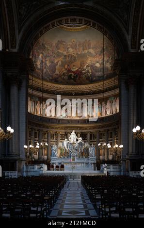 Vista interna della sala del coro, altare maggiore, chiesa parrocchiale Eglise de la Madeleine, Sainte-Marie-Madeleine, Santa Maria Maddalena, Parigi, Francia Foto Stock