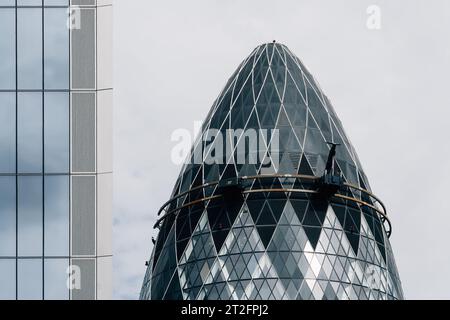 Londra, Regno Unito - 25 agosto 2023: The Gherkin Building o 30 St Mary Axe di Norman Foster Architects. Città di Londra Foto Stock