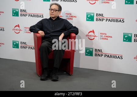 ROMA, ITALIA - 19 OTTOBRE: Shigeru Umebayashi partecipa a una photocall per il film "mi fanno male i capelli" durante il 18° Festival del Cinema di Roma presso l'Auditorium Parco della musica il 19 ottobre 2023 a Roma. (Foto di Luca Carlino/NurPhoto) credito: NurPhoto SRL/Alamy Live News Foto Stock