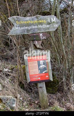 Scheda di memoria sul Christian-Schneehagen-Weg, castello di Ludwigstein, vicino a Werleshausen, Werra-Meißner-Kreis, Assia, Germania, Europa Foto Stock