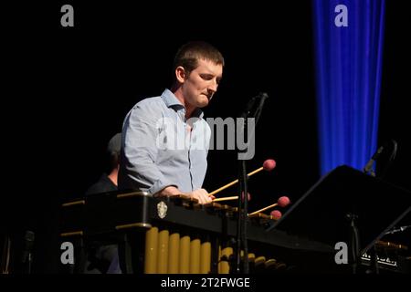 Il vibrafonista jazz Jonny Mansfield suona dal vivo con Jonny Mansfield Quintet, Scarborough Jazz Festival 2023 Foto Stock