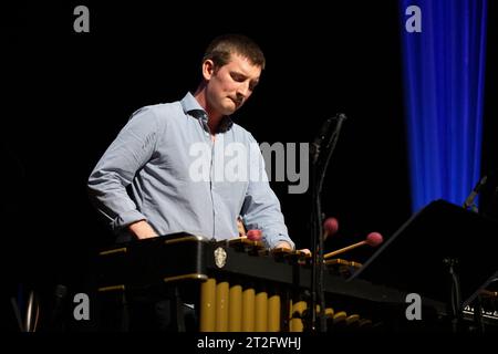 Il vibrafonista jazz Jonny Mansfield suona dal vivo con Jonny Mansfield Quintet, Scarborough Jazz Festival 2023 Foto Stock