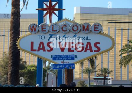 Una foto del famoso cartello "Welcome to Fabulous Las Vegas", scattata durante il sole. Foto Stock