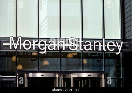 Cartello Morgan Stanley per uffici, Glasgow, Scozia, Regno Unito, Europa Foto Stock