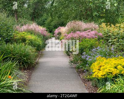 Il doppio confine a Breezy Knees Gardens vicino a York Foto Stock