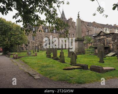 EDIMBURGO, Regno Unito - 15 SETTEMBRE 2023: Canongate Kirkyard Foto Stock