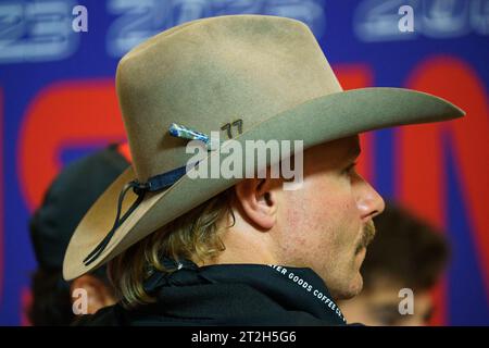 Austin, Stati Uniti. 19 ottobre 2023. Lo Stetson del pilota finlandese di Formula 1 Valtteri Bottas della Alfa Romeo F1 Team si vede durante una conferenza stampa prima del Gran Premio di Formula uno degli Stati Uniti sul circuito delle Americhe di Austin, Texas, il 19 ottobre 2023. Foto di Greg Nash/UPI Credit: UPI/Alamy Live News Foto Stock