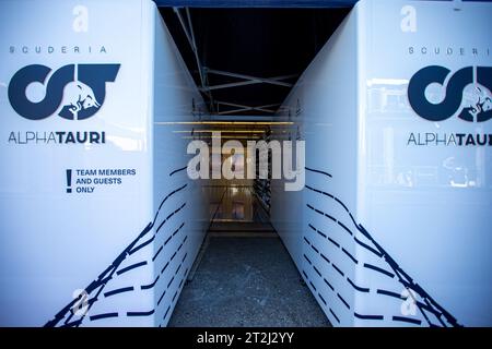 Scuderia AlphaTauri box durante LA FORMULA 1 LENOVO UNITED STATES GRAND PRIX 2023 - dal 19 ottobre al 22 ottobre 2023 circuito delle Americhe, Austin, Texas, USA Foto Stock