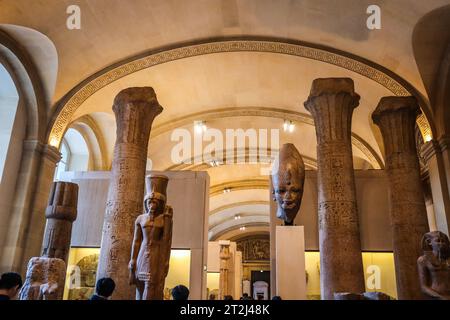 Galleria egiziana del Louvre. Antichità egizie del Louvre, Parigi, Francia. Antiquariato egiziano del Louvre. Foto Stock