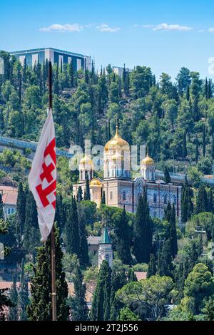 Ein Kerem, Israele - 12 agosto 2023: Chiesa ortodossa russa a Ein Kerem, Monastero russo Gornenskiy (Gorny), chiesa di tutti i Santi russi vicino a J Foto Stock