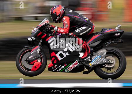 Melbourne, Australia, 20 ottobre 2023. Maverick Viñales di Spagna sull'Aprilia Racing APRILIA durante il MotoGP australiano al Phillip Island Grand Prix Circuit il 20 ottobre 2023 a Melbourne, Australia. Crediti: Dave Hewison/Speed Media/Alamy Live News Foto Stock