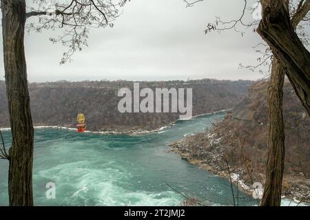 Giro in auto con idromassaggio sul fiume Niagara in Canada Foto Stock