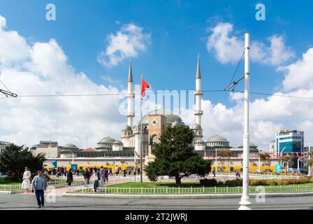 Istanbul, Turchia, il Monumento della Repubblica (in turco: Cumhuriyet Anıtı) è un monumento per commemorare la formazione del Turkiish Repub Foto Stock