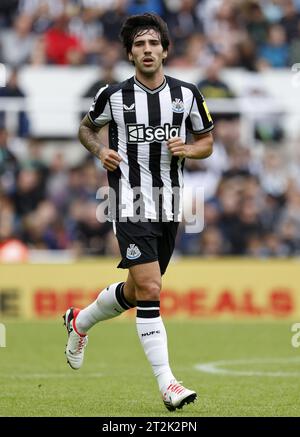 Foto del file datata 05-08-2023 di Sandro tonali del Newcastle United. Eddie Howe insiste sul fatto che Sandro tonali ha un futuro a Newcastle mentre attende l'esito di un'indagine sulle presunte violazioni delle regole delle scommesse. Data di emissione: Venerdì 20 ottobre 2023. Foto Stock