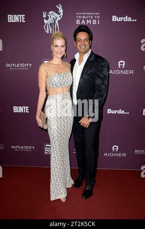 Natascha Grün und Param Multani beim omaggio al Bambi 2023 im JW Marriott Hotel. Berlino, 19.10.2023 *** Natascha Grün e Param Multani al Tribute to Bambi 2023 al JW Marriott Hotel Berlin, 19 10 2023 foto:XF.xKernx/xFuturexImagex tribute bambi 3059 Foto Stock