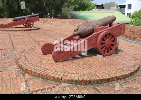 Tainan City, Taiwan, 15 settembre 2023. Vecchio cannone al forte di Anping. Foto Stock