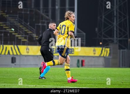 Falkenberg, Svezia. 13 ottobre 2023. Sebastian Nanasi (10), svedese, visto durante il match di qualificazione U21 EURO tra Svezia e Moldavia al Falcon non-alcolico Arena di Falkenberg. (Foto: Gonzales Photo - Amanda Persson). Foto Stock