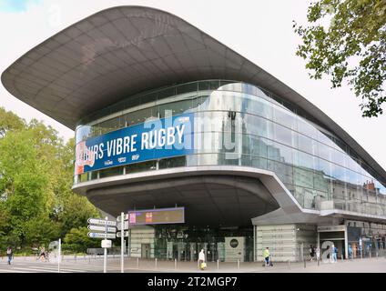 Enorme insegna Tours Vibre Rugby per il torneo di Rugby World Cup 2023 sulla facciata del Vinci - International Congress Center Tours France Foto Stock