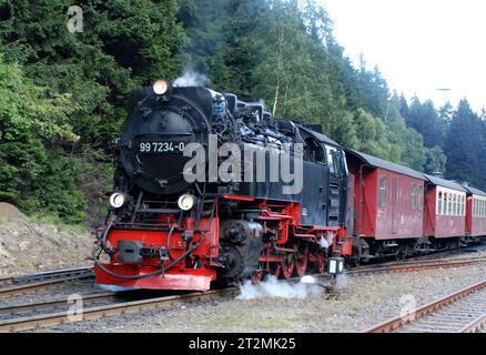 14.09.2011 Brockenbahn Deutschland/ Sachsen Anhalt/ Harz/ Oberharz/ bei Schierke/ Brockenbahn/ Zug auf dem Weg von Wernigerode zum Brocken/ Harzer Schmalspurbahn/ HSB/ Dampflokomotive BR 99 **** 14 09 2011 Brockenbahn Germania Sassonia Anhalt Monti Harz alta Harz vicino Schierke Brockenbahn treno stretto da Werckenbahn a Wercken fino a Wercknigerode locomotiva a vapore HSB BR 99 Credit: Imago/Alamy Live News Foto Stock