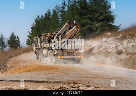 Camion della forza di difesa israeliana nella zona di Golan Heights. Foto Stock