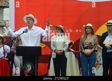 CUENCA-LANZAMIENTO AGENDA-FIESTAS DE CUENCA Cuenca, Ecuador 20 de octubre de 2023 EN la Plazoleta de San Francisco en el centro historico de Cuenca se desarrollo el lanzamiento de la agenda conmemorativa la Fiesta es en Cuenca por el 203 de Aniversario de Independencia de la ciudad. El alcalde Cristian Zamora y autoridades de la ciudad estubieron en el evento el dia de hoy. foto Boris Romoleroux/API. ACE-CUENCA-LANZAMIENTOAGENDA-FIESTASDECUENCA-d3a3d131220bc4dda520c3dcb830299 ** CUENCA LANCIO DEL PROGRAMMA DEL FESTIVAL CUENCAS Cuenca, Ecuador 20 ottobre 2023 nella Plazoleta de San Franci Foto Stock