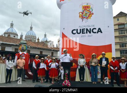 CUENCA-LANZAMIENTO AGENDA-FIESTAS DE CUENCA Cuenca, Ecuador 20 de octubre de 2023 EN la Plazoleta de San Francisco en el centro historico de Cuenca se desarrollo el lanzamiento de la agenda conmemorativa la Fiesta es en Cuenca por el 203 de Aniversario de Independencia de la ciudad. El alcalde Cristian Zamora y autoridades de la ciudad estubieron en el evento el dia de hoy. foto Boris Romoleroux/API. ACE-CUENCA-LANZAMIENTOAGENDA-FIESTASDECUENCA-e5e1e95a0a820023eef2df15ae331b69 ** CUENCA LANCIO DEL PROGRAMMA DEL FESTIVAL CUENCAS Cuenca, Ecuador 20 ottobre 2023 nella Plazoleta de San Franci Foto Stock