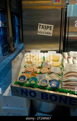 Trippa in vendita al mercato del pesce di Doncaster Foto Stock