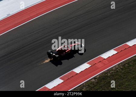 Austin, Stati Uniti. 20 ottobre 2023. Il pilota monegasco di Formula 1 Charles Leclerc della Scuderia Ferrari partecipa alle qualificazioni per il Gran Premio di Formula uno degli Stati Uniti sul circuito delle Americhe di Austin, Texas, venerdì 20 ottobre 2023. Foto di Greg Nash/UPI Credit: UPI/Alamy Live News Foto Stock