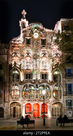 Barcellona, Spagna - 24 Settembre 2015: vista notturna di Gaudi Casa Batllo a Barcellona come si vede il 24 di settembre,2015. Foto Stock