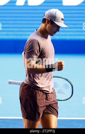 Tokyo, Giappone. 21 ottobre 2023. Marcos GIRON (USA) in azione contro Ben SHELTON (USA) durante la loro partita di semifinale del Kinoshita Group Japan Open Tennis Championships 2023 all'Ariake Coliseum. Questo è il torneo ATP Tour più longevo in Asia, tenuto per la prima volta nel 1972. Il torneo si svolge dal 16 al 22 ottobre. (Immagine di credito: © Rodrigo Reyes Marin/ZUMA Press Wire) SOLO USO EDITORIALE! Non per USO commerciale! Foto Stock