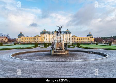 Il Palazzo di Drottningholm è patrimonio dell'umanità dell'UNESCO. È il castello reale più ben conservato costruito nel 1600 in Svezia Foto Stock