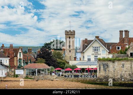 Vista in traghetto di Yarmouth, Isola di Wight, Inghilterra Foto Stock