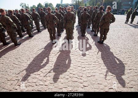 Soldati della 7a brigata di difesa territoriale della Pomerania a Danzica di Wojska Obrony Terytorialnej WOT (forza di difesa territoriale) a Danzica, Polonia © WO Foto Stock