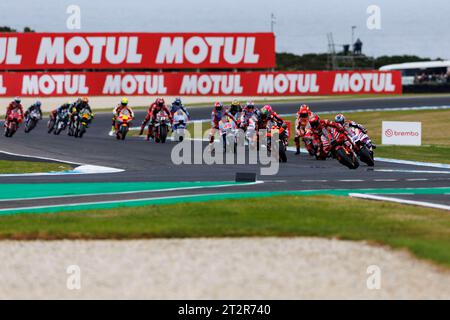 Ventnor, Australia. 21 ottobre 2023. 21 ottobre 2023; Phillip Island Grand Prix Circuit, Ventnor, Victoria, Australia; 2023 MotoGP Guru by Gryfyn Australian Motorcycle Grand Prix, Race Day; inizio della gara presso l'Australian MotoGP Credit: Action Plus Sports Images/Alamy Live News Foto Stock