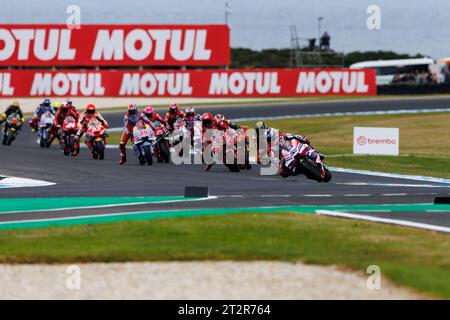 Ventnor, Australia. 21 ottobre 2023. 21 ottobre 2023; Phillip Island Grand Prix Circuit, Ventnor, Victoria, Australia; 2023 MotoGP Guru by Gryfyn Australian Motorcycle Grand Prix, Race Day; inizio gara al MotoGP australiano guidato da Jorge Martin Credit: Action Plus Sports Images/Alamy Live News Foto Stock