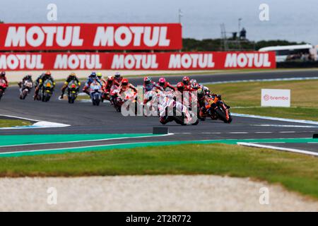 Ventnor, Australia. 21 ottobre 2023. 21 ottobre 2023; Phillip Island Grand Prix Circuit, Ventnor, Victoria, Australia; 2023 MotoGP Guru by Gryfyn Australian Motorcycle Grand Prix, Race Day; inizio gara al MotoGP australiano guidato da Jorge Martin Credit: Action Plus Sports Images/Alamy Live News Foto Stock