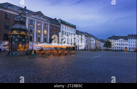 Piazza Gammeltorv a Blue Hour a Copenaghen, Danimarca Foto Stock