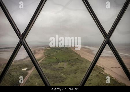 La vista dalla cima del faro vittoriano a Spurn Head nell'East Riding of Yorkshire, Regno Unito Foto Stock